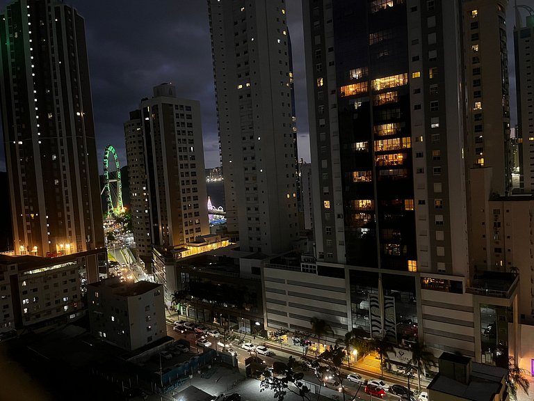 Apê Aconchegante com Vista da Roda Gigante
