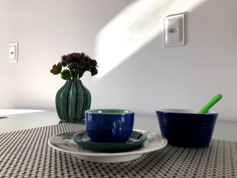Apê Central 2 Quartos com Tv e AC Av Brasil