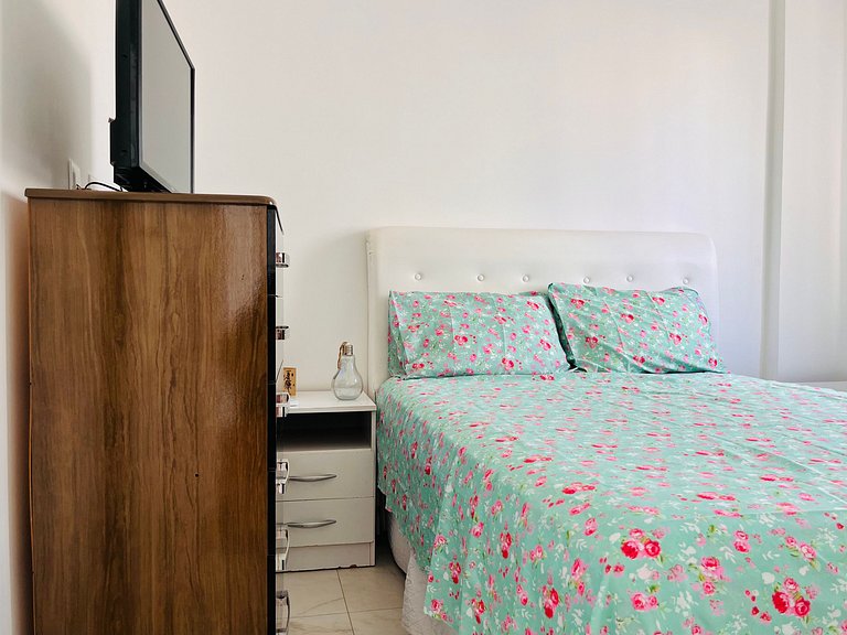 Apê Central 2 Quartos com Tv e AC Av Brasil