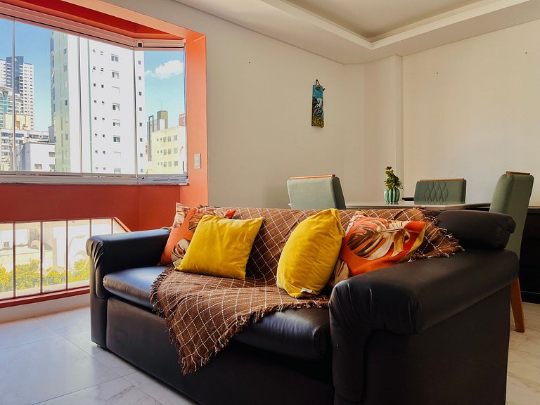 Apê Central 2 Quartos com Tv e AC Av Brasil